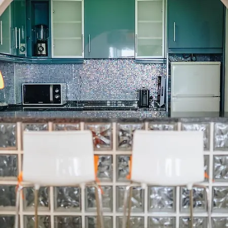 Host Wise - Terrace & Ocean View Flat דירה