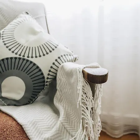 Host Wise - Terrace & Ocean View Flat *