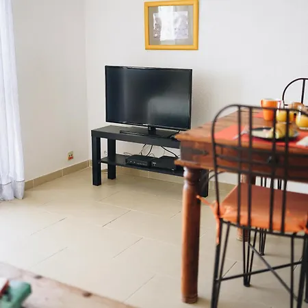 Host Wise - Terrace & Ocean View Flat דירה *