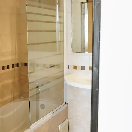 Host Wise - Terrace & Ocean View Flat