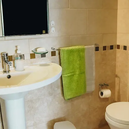 Host Wise - Terrace & Ocean View Flat Daire